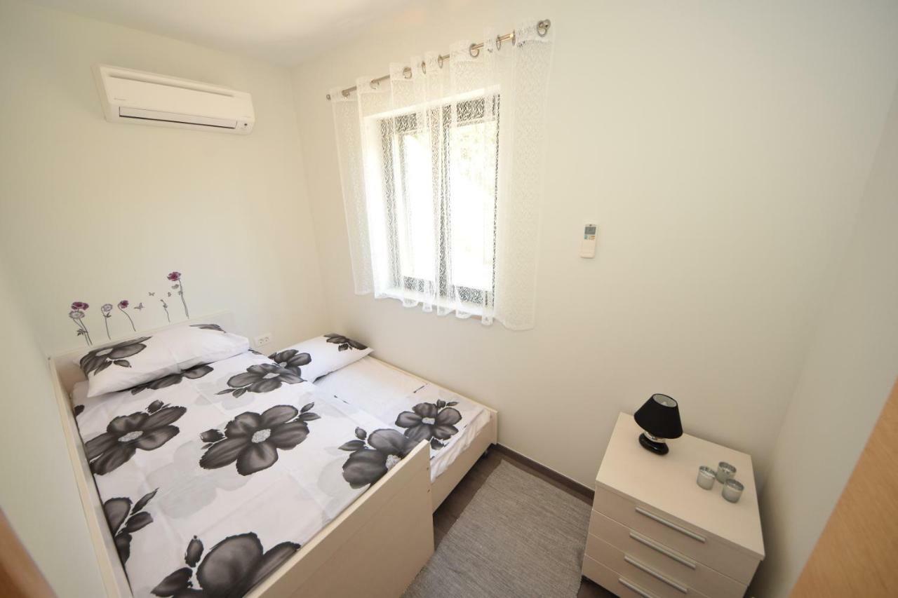 אורביץ Apartmani Dora I Kati מראה חיצוני תמונה